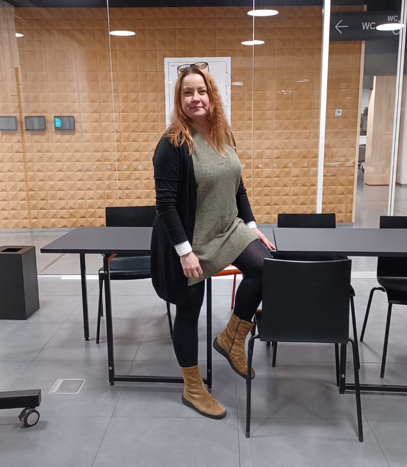 Minna-Karoliina Heino Helsingin Oodi-kirjastossa